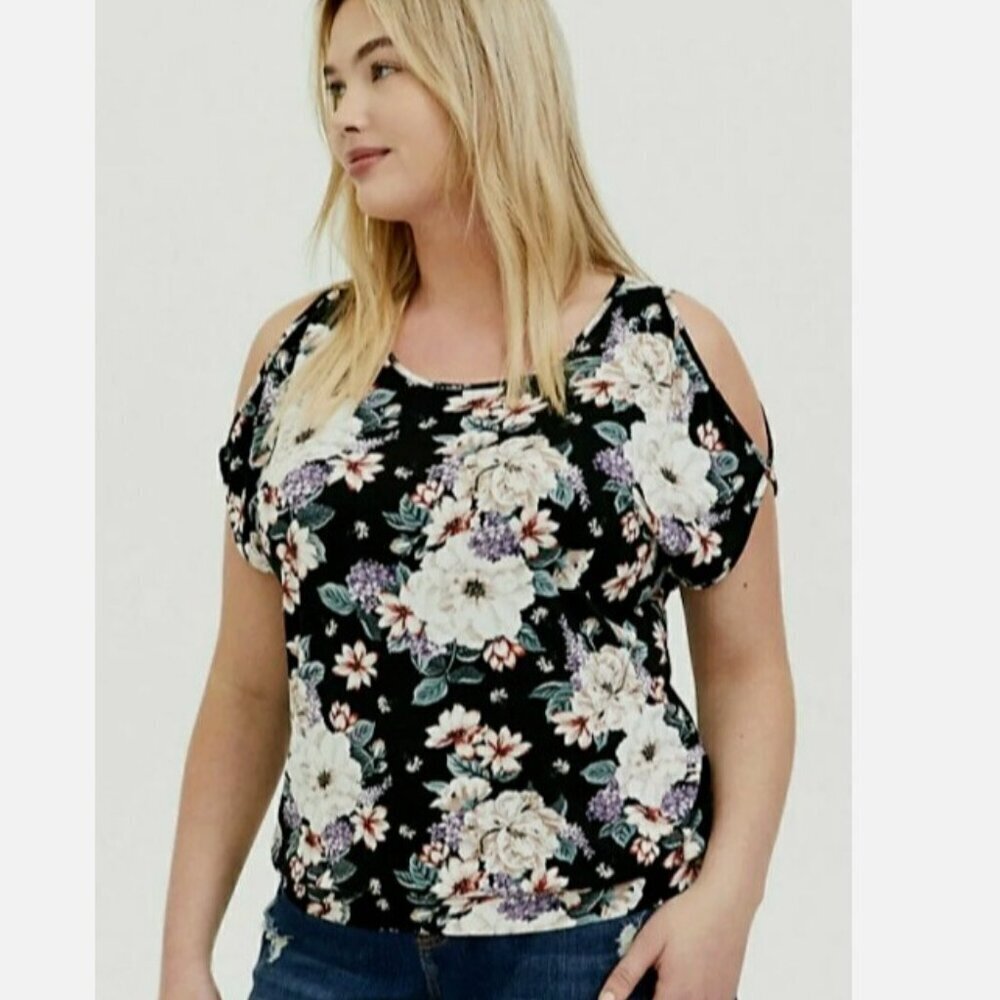 Torrid Super Soft  Top Size 3 / 3X Black Floral Cold Shoulder knit chic shabby